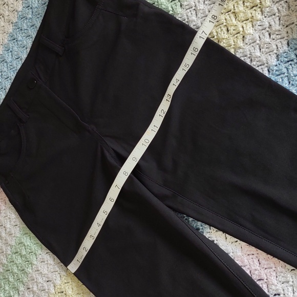 Lululemon Size 4 Black City Sleek 5-Pocket 7/8 Pant W5CZIS - Picture 9 of 16